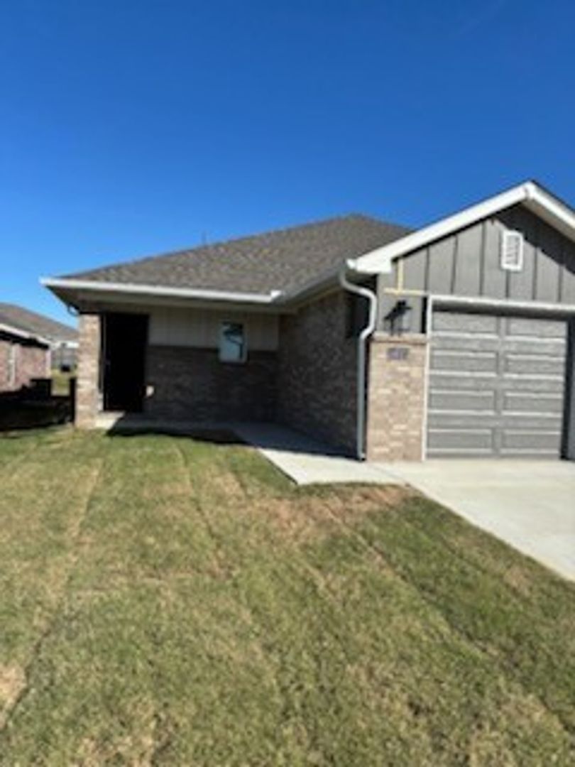 Tulsa House: 14521 E 39th Pl. S