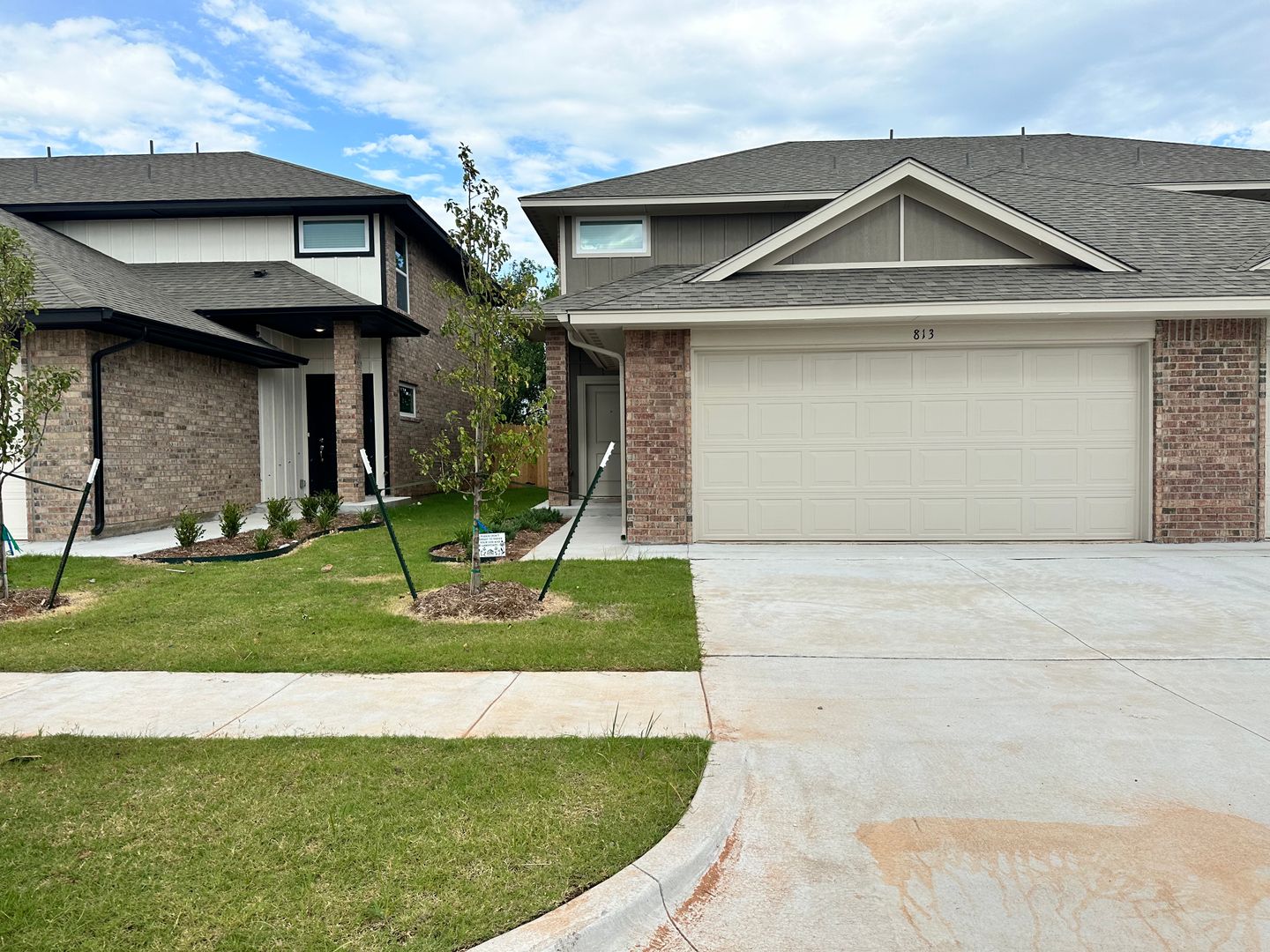 Moore House: 230 SW 34th St., Unit 813