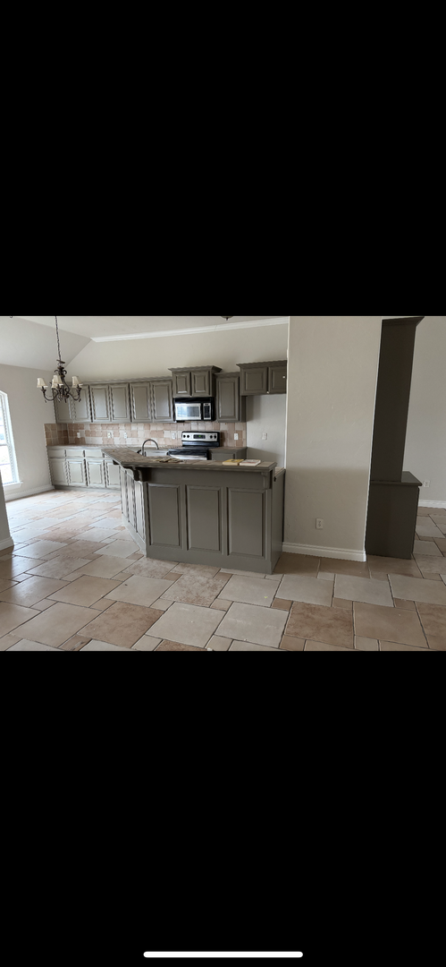 Moore House: 101 SE 34th Street