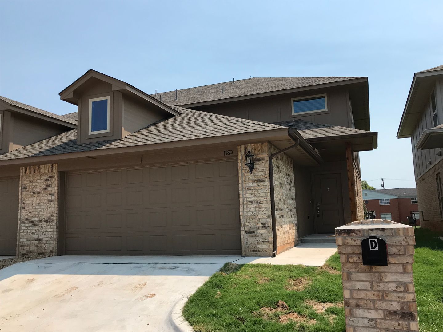 Moore Apartment: 118 NE 23rd Street