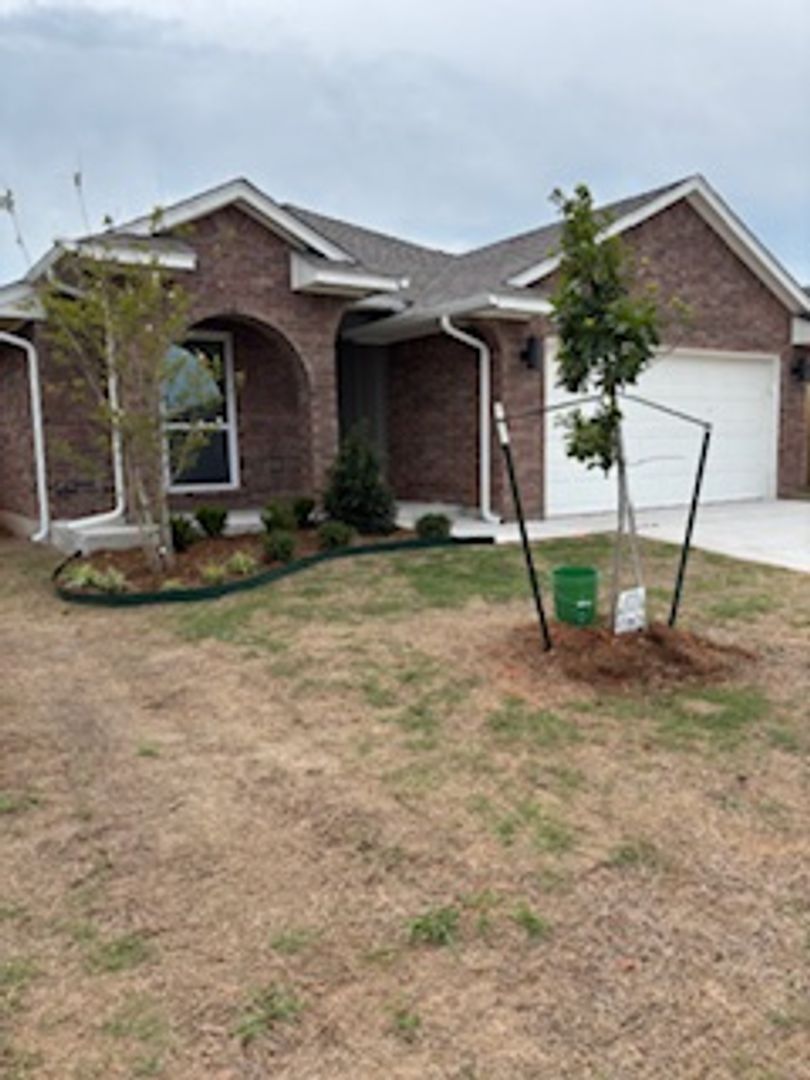 Edmond House: 18104 Austin Ct