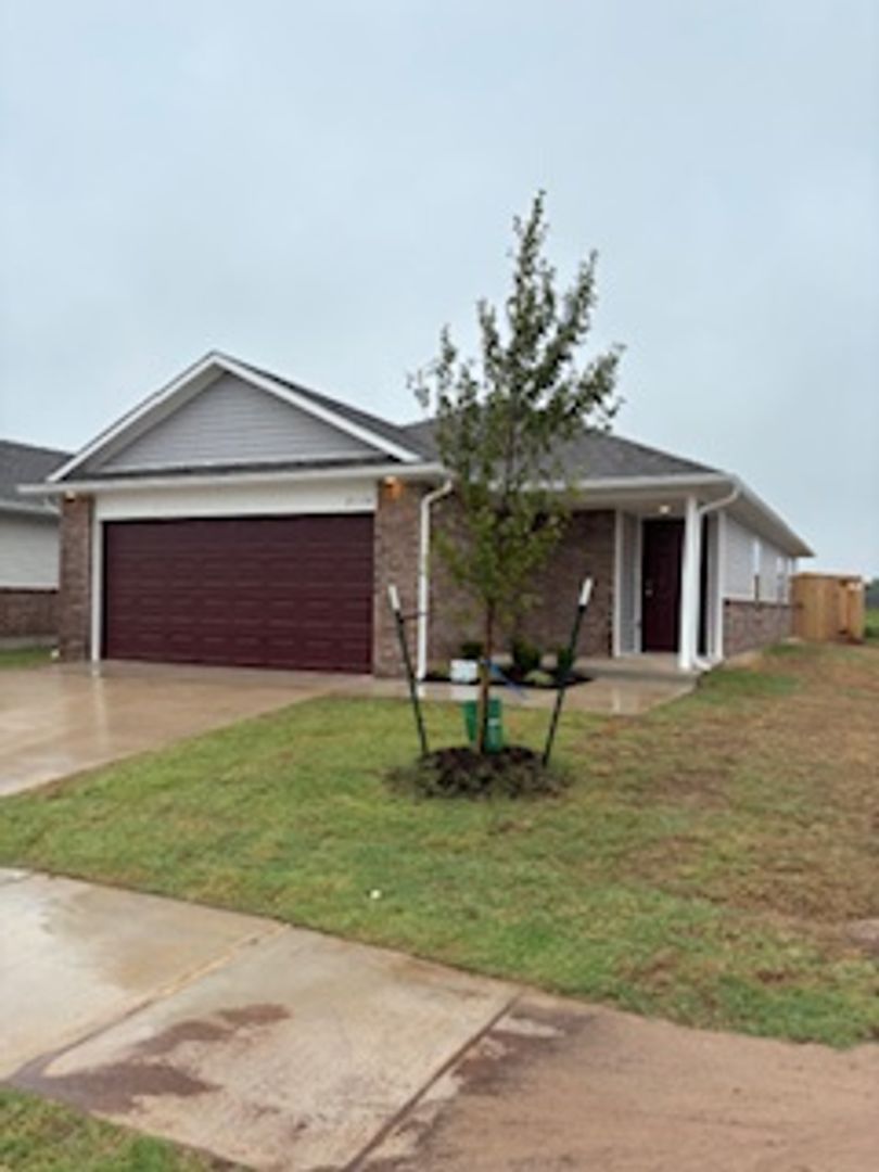 Oklahoma City House: 2116 SE 90th Street