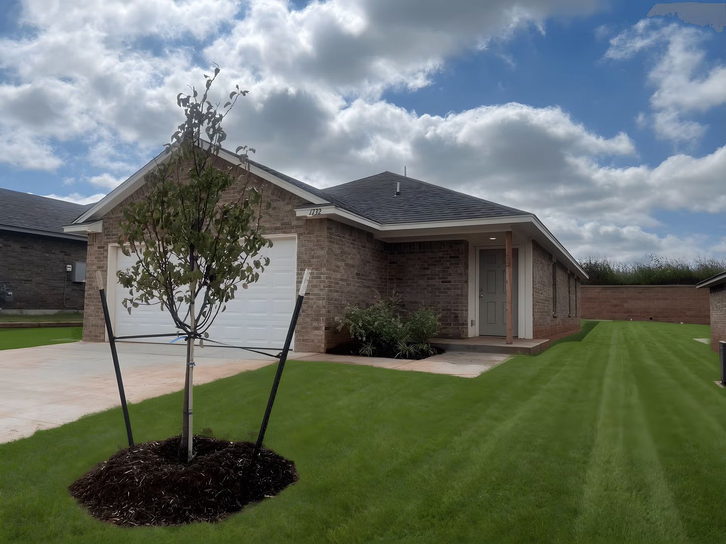 Newcastle House: 1732 SE 20th St