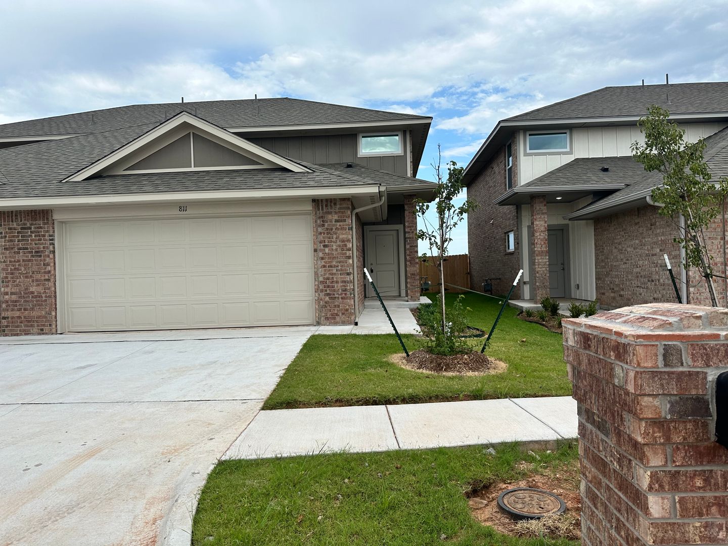 Moore House: 230 SW 34th St., Unit 811