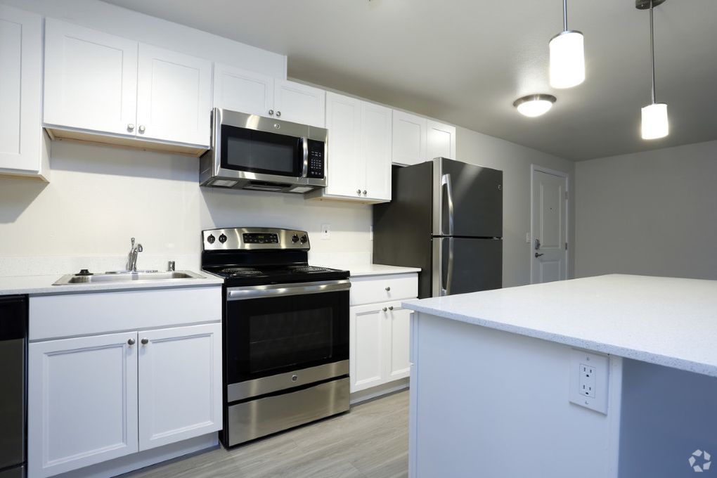 Bremerton Apartment: 115 Bloomington Ave