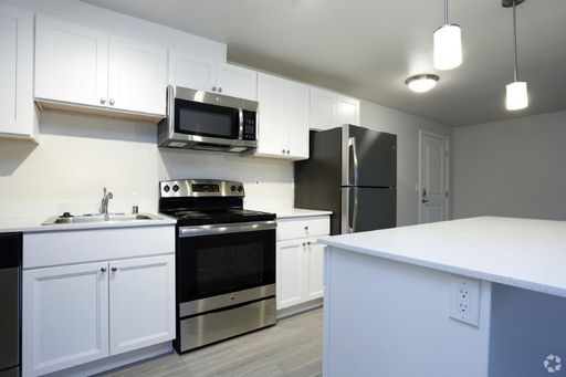 Luxury 1 Bedroom – photo 1