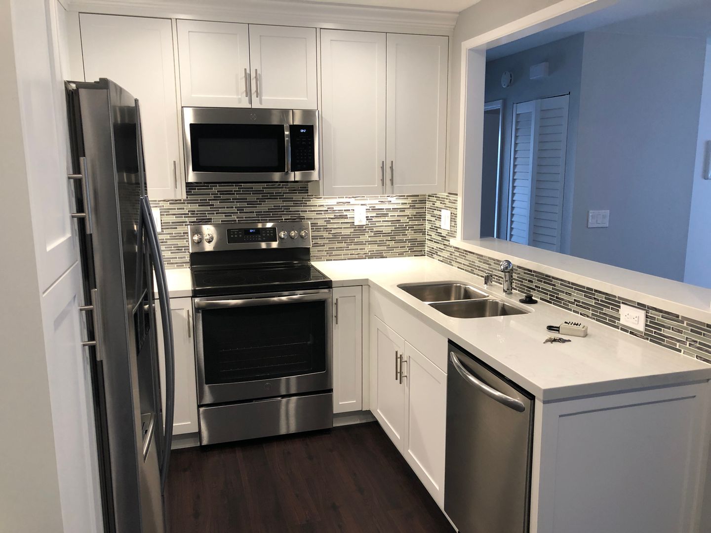 San Diego Apartment: 3880 Shasta St.