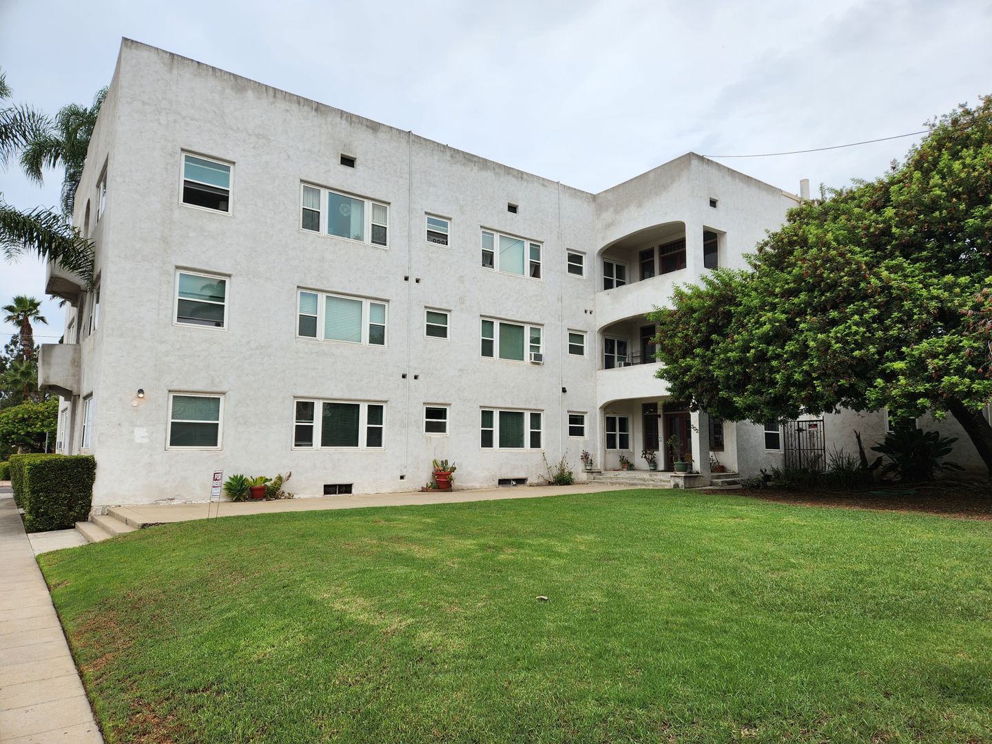 San Diego Apartment: 302 Thorn St.