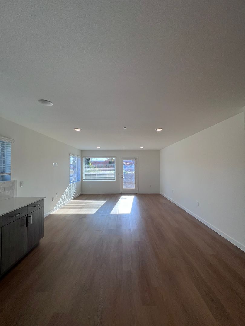 San Diego Apartment: 2426 4th Ave.