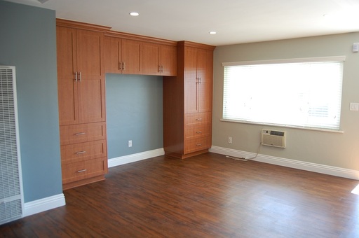 Listing photo thumbnail