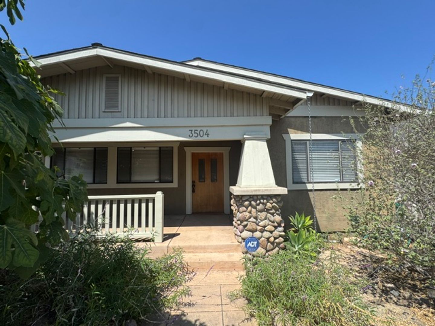 San Diego Apartment: 1698 Myrtle Ave.