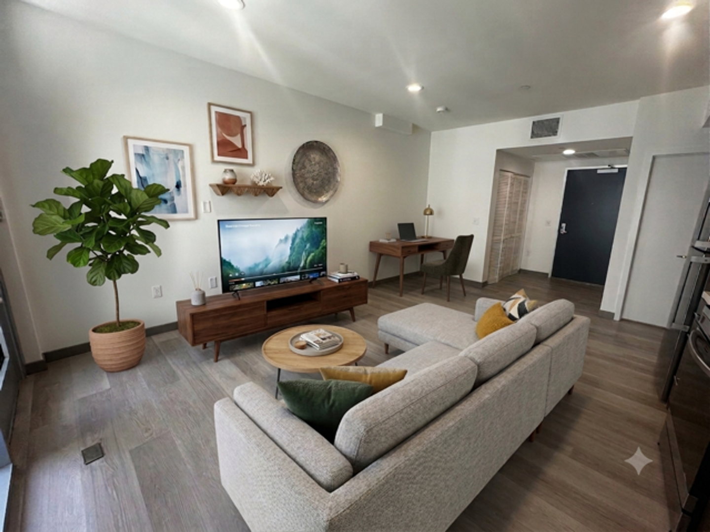 San Diego Apartment: 3534 Fifth Ave.
