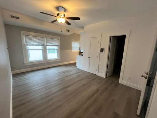Listing photo thumbnail