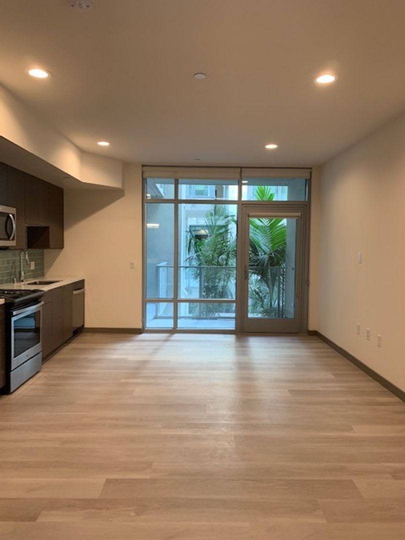 San Diego Apartment: 3534 Fifth Ave.