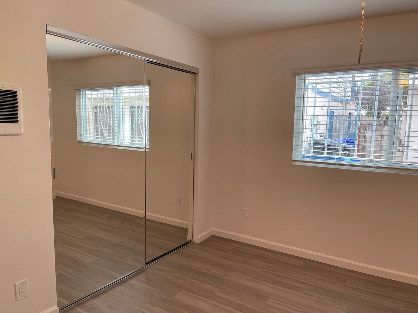 San Diego Apartment: 3833 Jewell St.