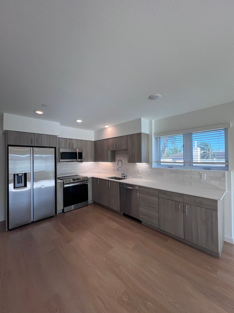 San Diego Apartment: 2426 4th Ave.