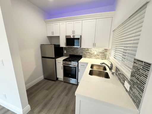 Listing photo thumbnail
