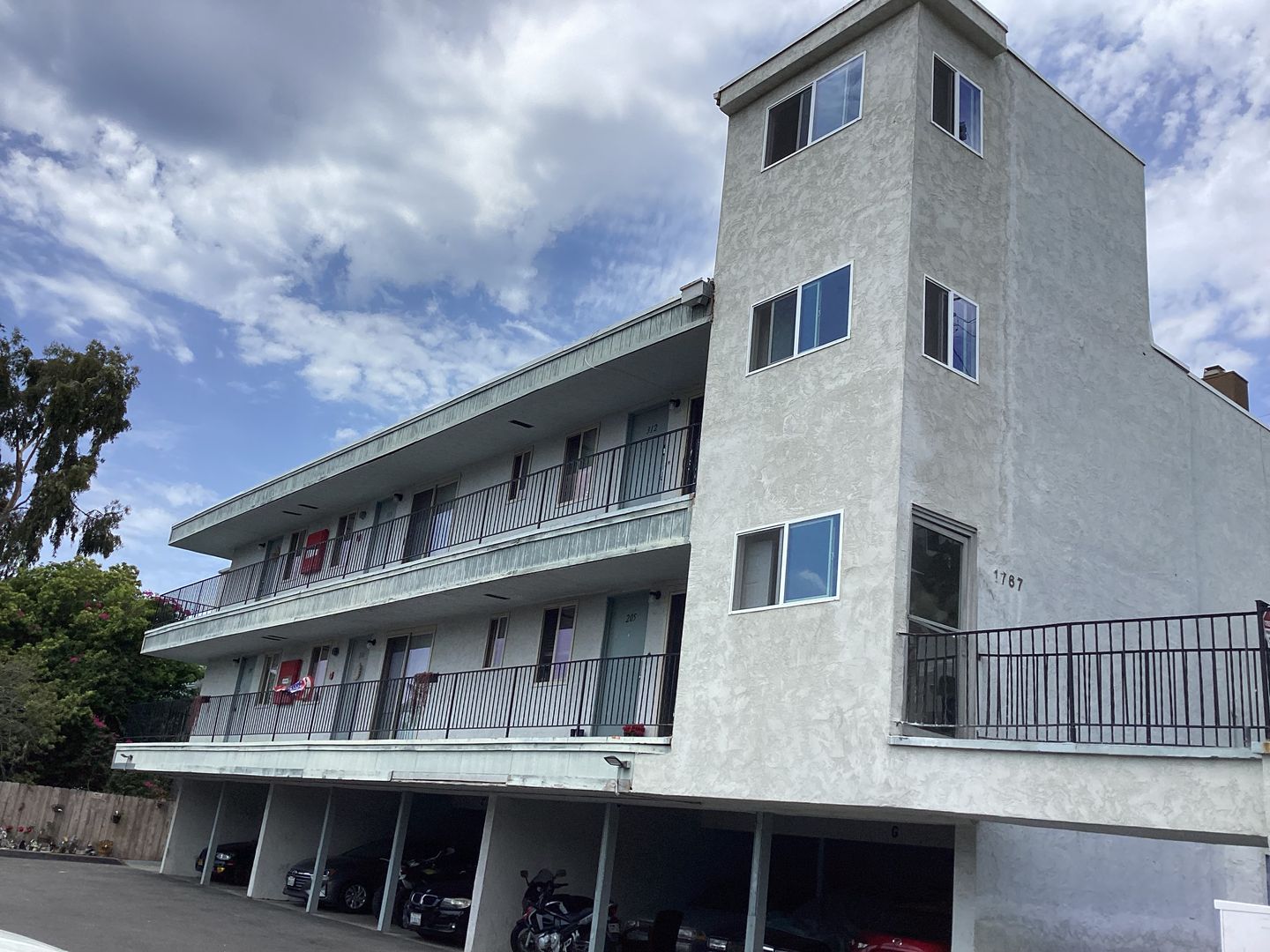 San Diego Apartment: 1767 Torrance St.