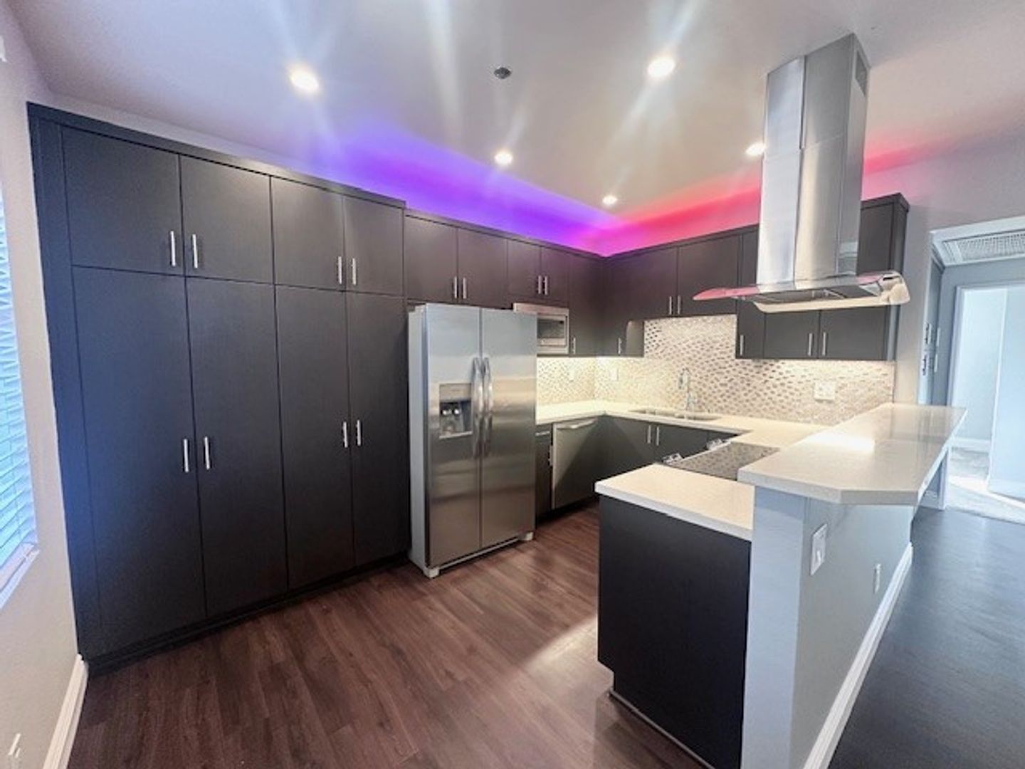 San Diego Apartment: 4050 3rd Ave.