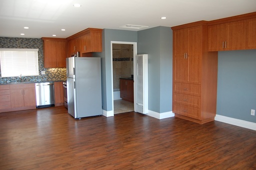 Listing photo thumbnail