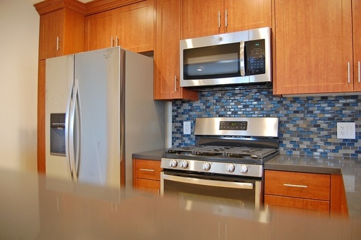 Listing photo thumbnail