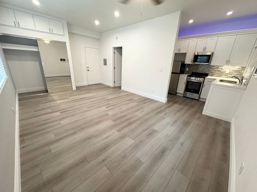 ***New Remodeled Studio Apartment*** – photo 1