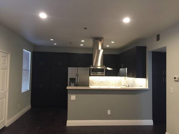 San Diego Apartment: 4050 3rd Ave.