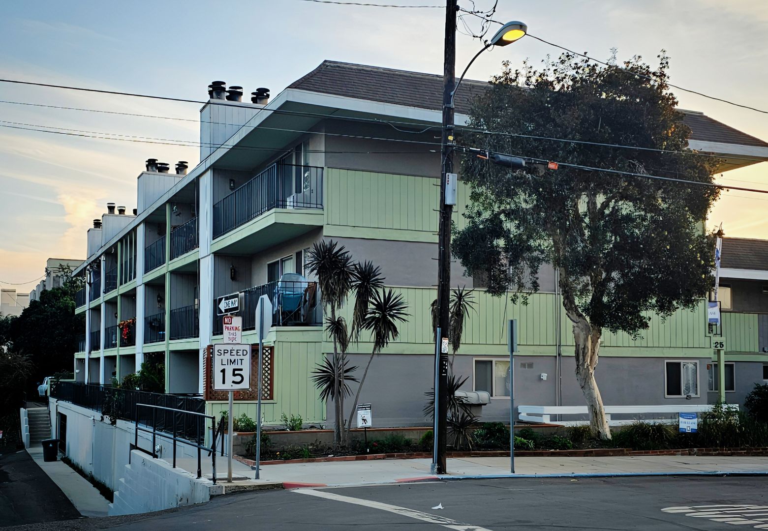San Diego Apartment: 225 Redwood Street