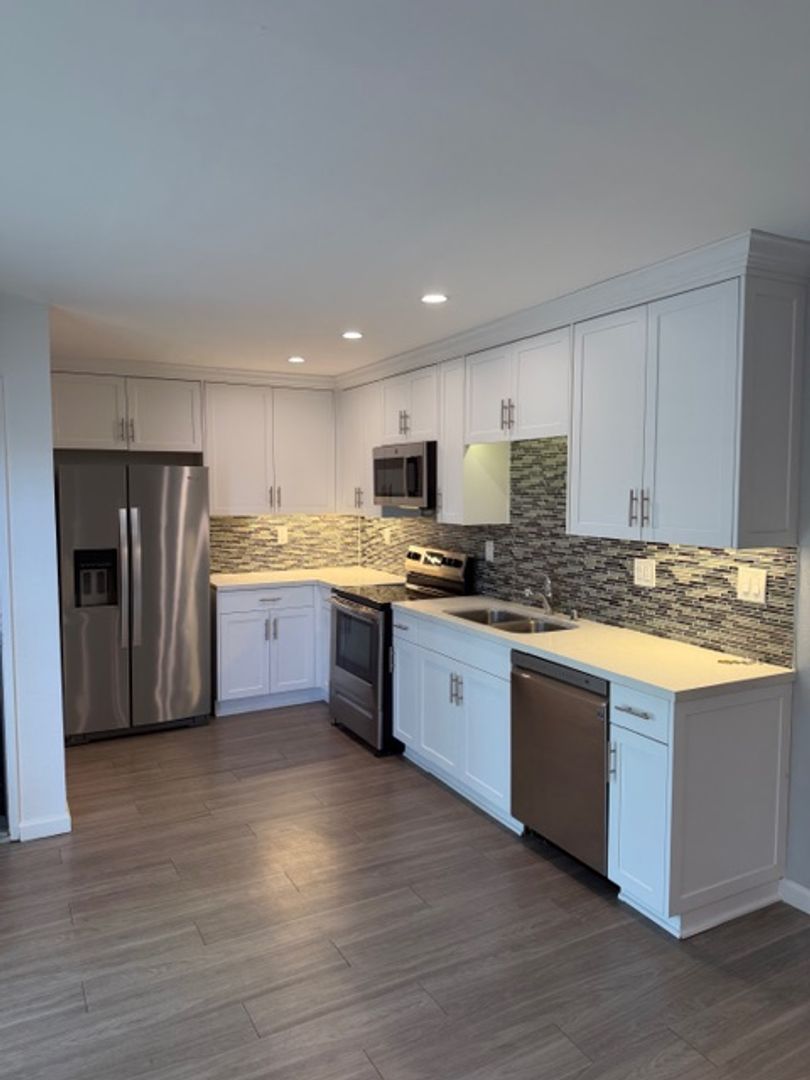 San Diego Apartment: 4191 Cleveland Ave.