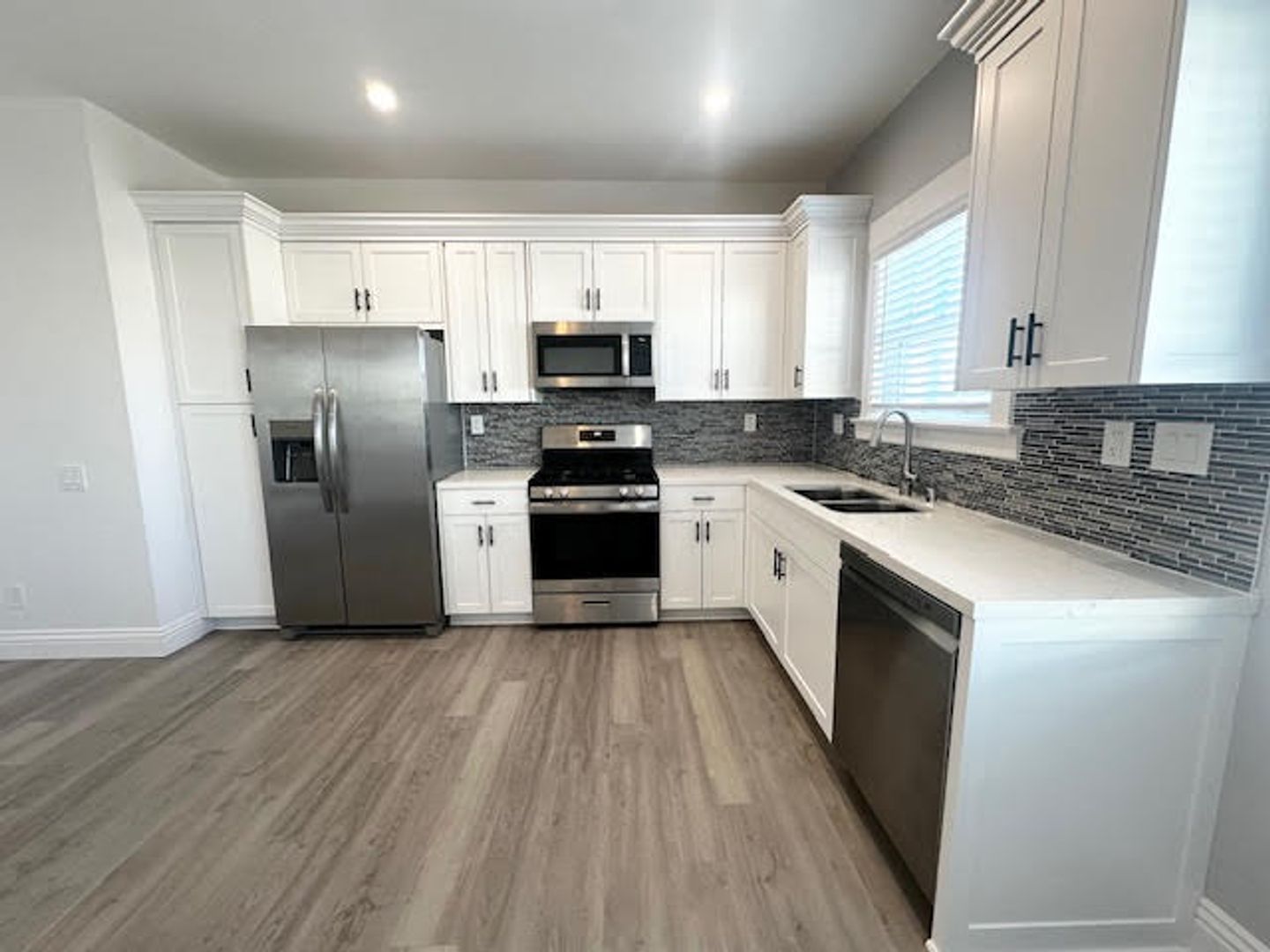 San Diego Apartment: 302 Thorn St.