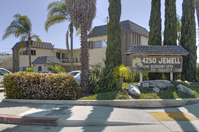 San Diego Apartment: 4250 Jewell Street, LP