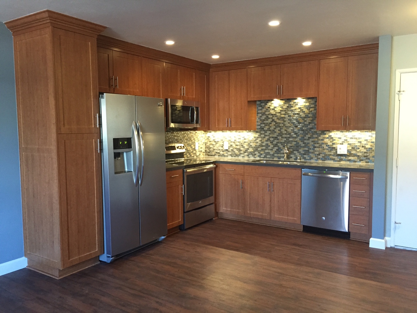 San Diego Apartment: 3880 Shasta St.