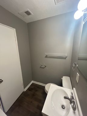 Listing photo thumbnail