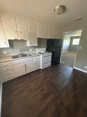 1041 Forest Court, 16, Kansas City, KS 66103