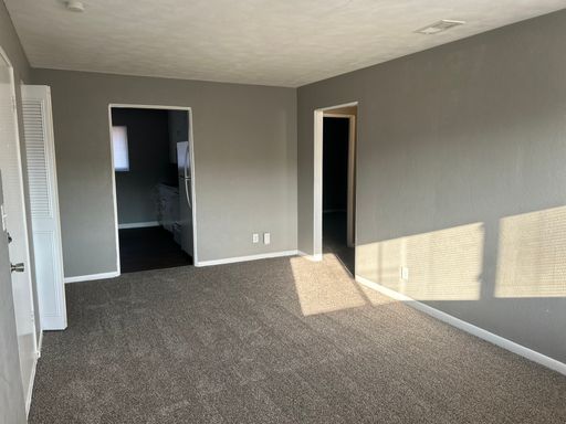 Listing photo thumbnail