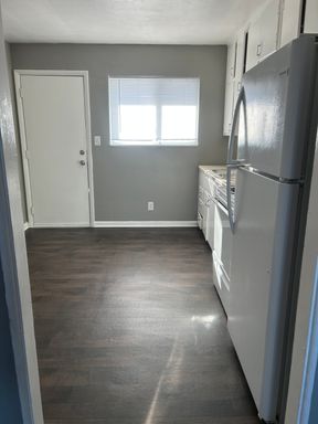 Listing photo thumbnail