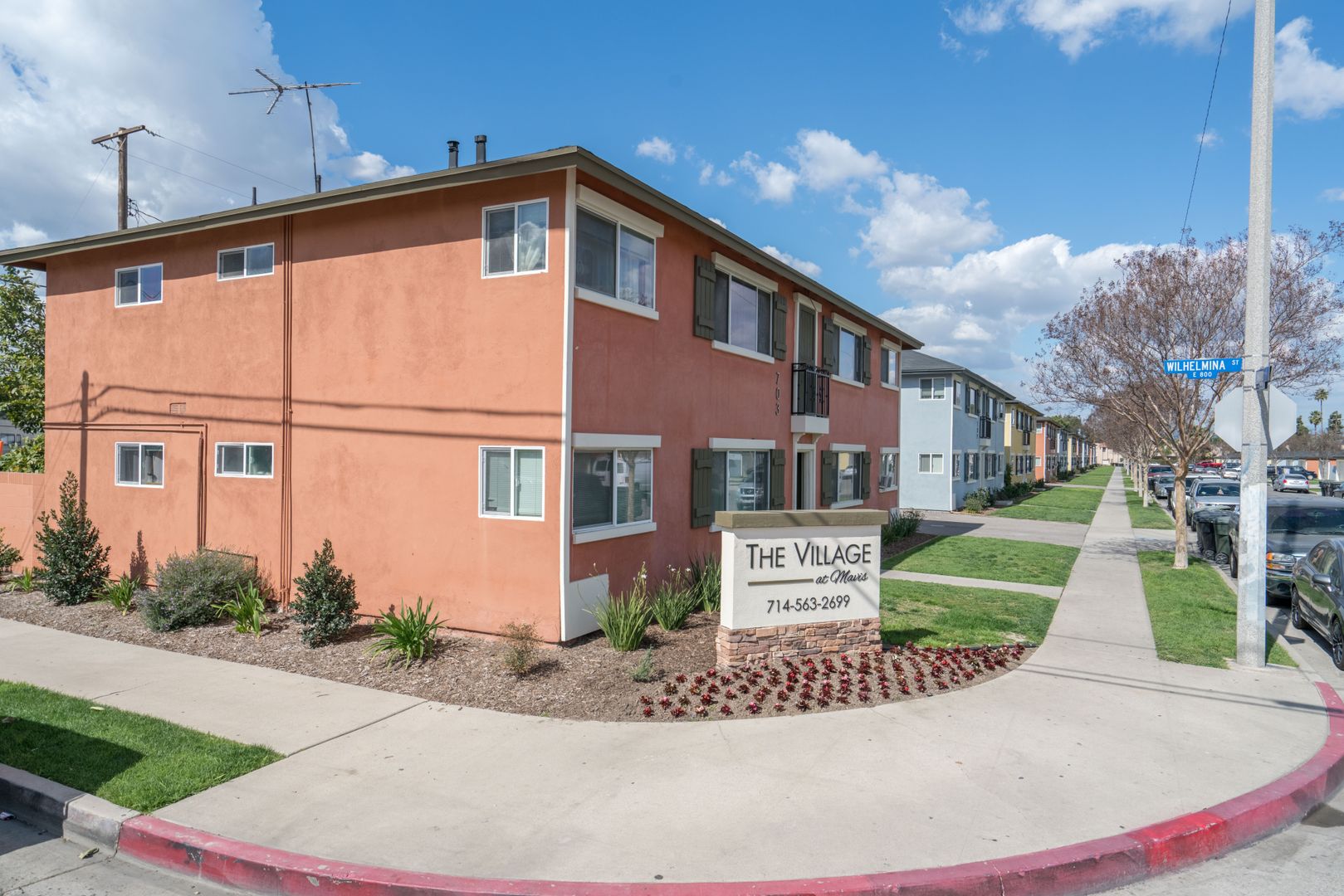 Anaheim Apartment: 702-725 N. Mavis St.