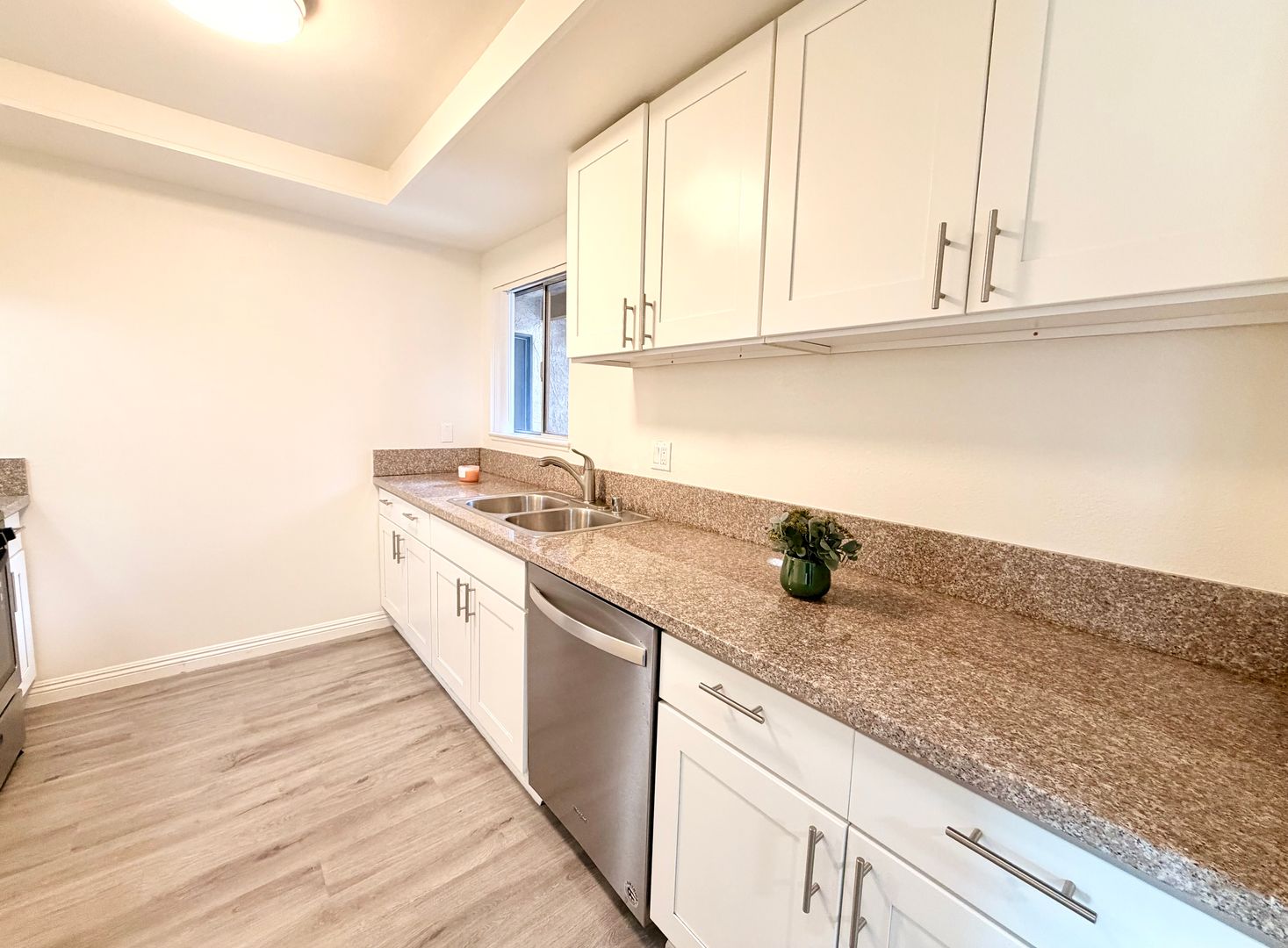 Anaheim Apartment: 520 W. La Palma Ave.