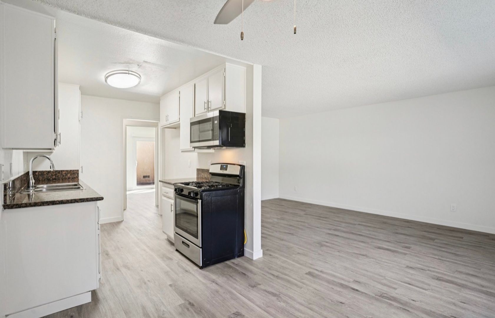 Anaheim Apartment: 1660 W. Palm Lane
