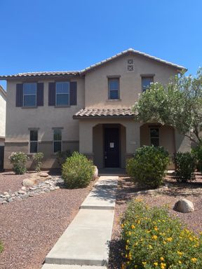 1068 S Hawk Ln | Move In Ready – photo 1