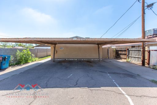 2028 N 26th Pl #1 - GORGEOUS REMODELED 2 BED 1 BATH PROPERTY! - PRIVATE YARD – photo 1