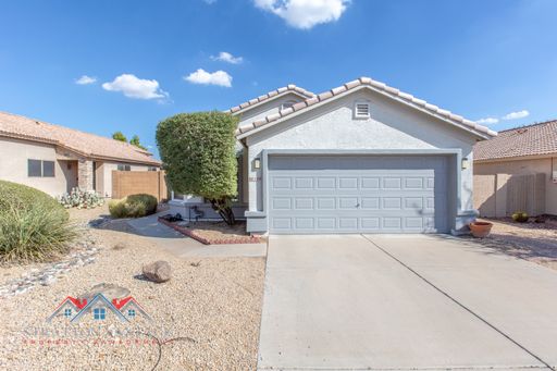 2219 E Ruby Ln - 4BR 2BA - Deer Valley Rd/22nd St – photo 1