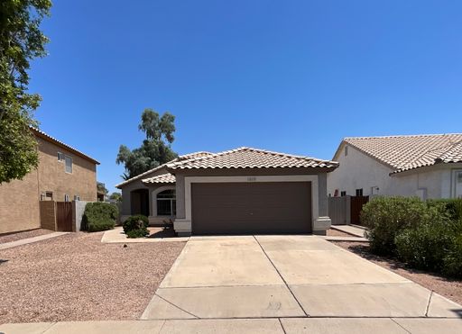3 bed - 2 bath - FAIRWAY VIEWS & GILBERT LIVING IN EL DORADO LAKES! – photo 1