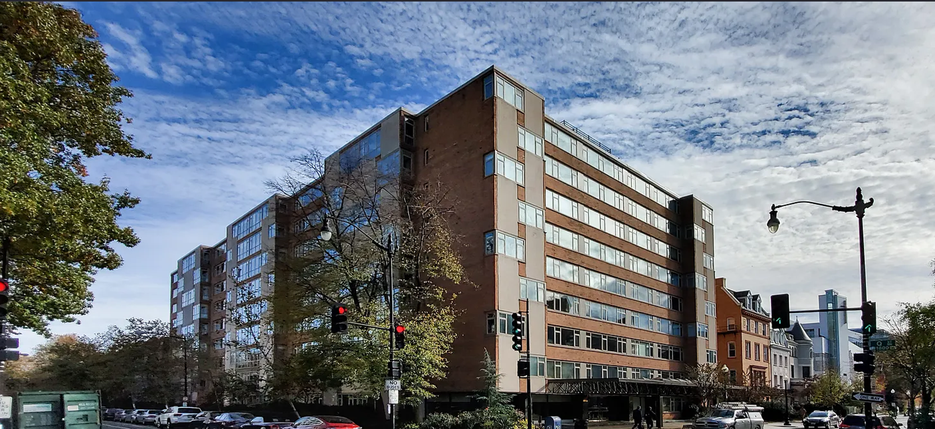 Washington House: 1545 18th St NW Unit 516