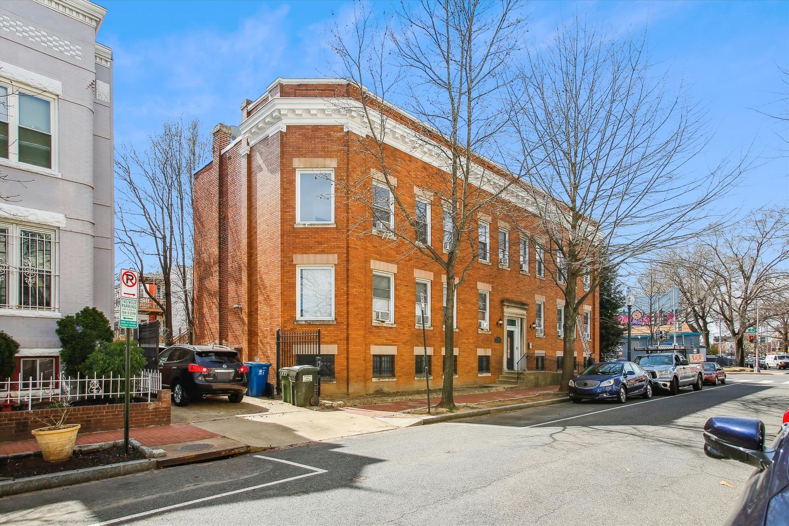 Washington Apartment: 150 Seaton Place NW