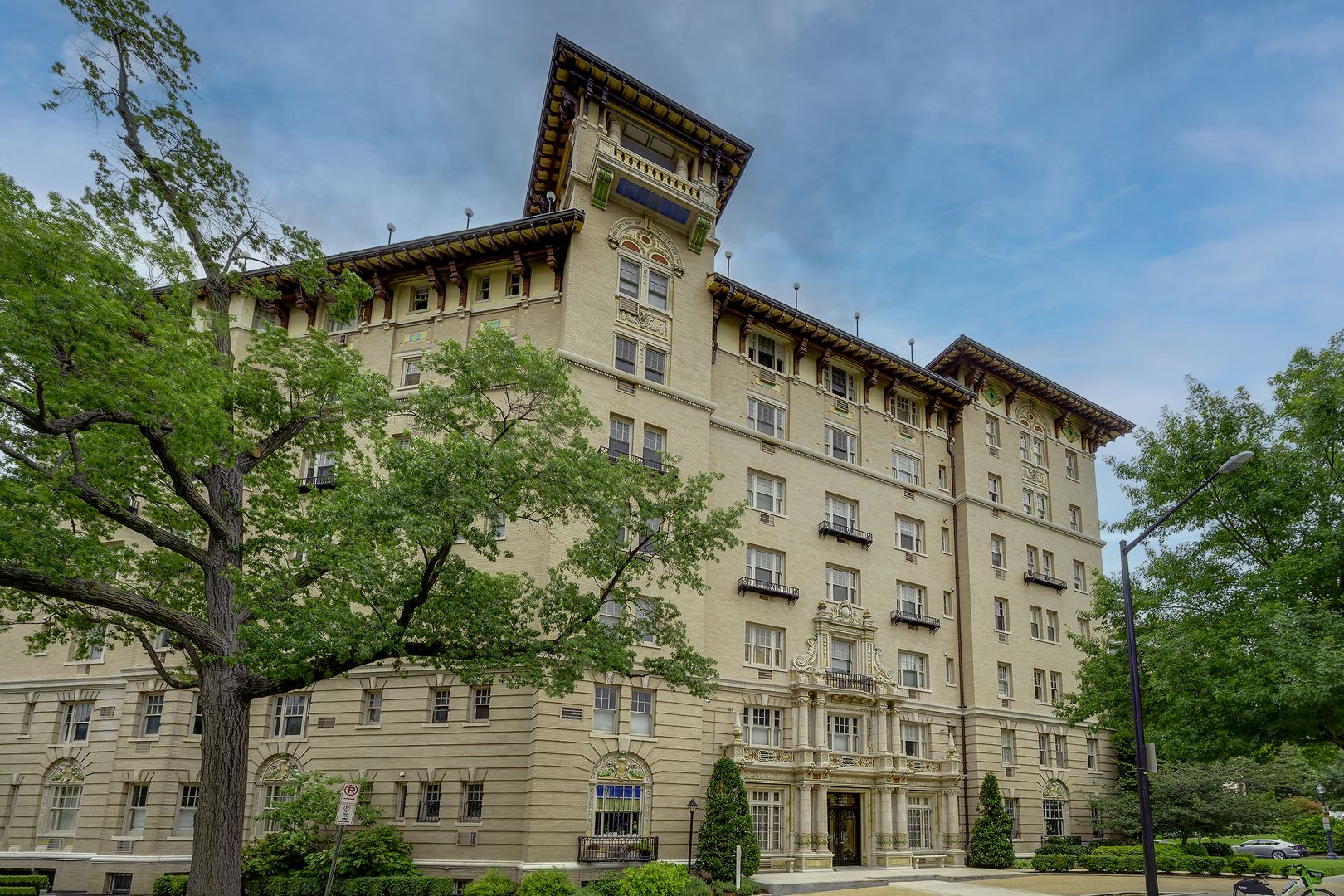WASHINGTON House: 2311 CONNECTICUT AVE NW Apt 704