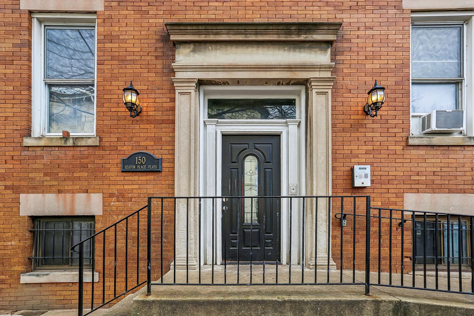 Washington Apartment: 150 Seaton Place NW