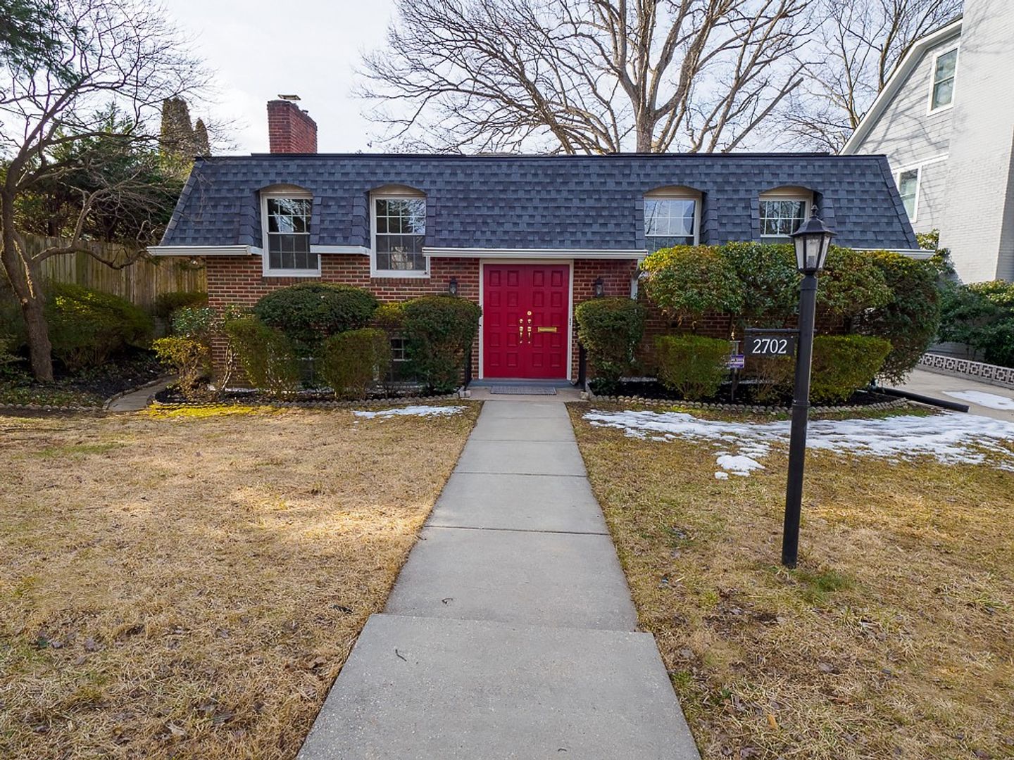 Chevy Chase House: 2702 Navarre Dr