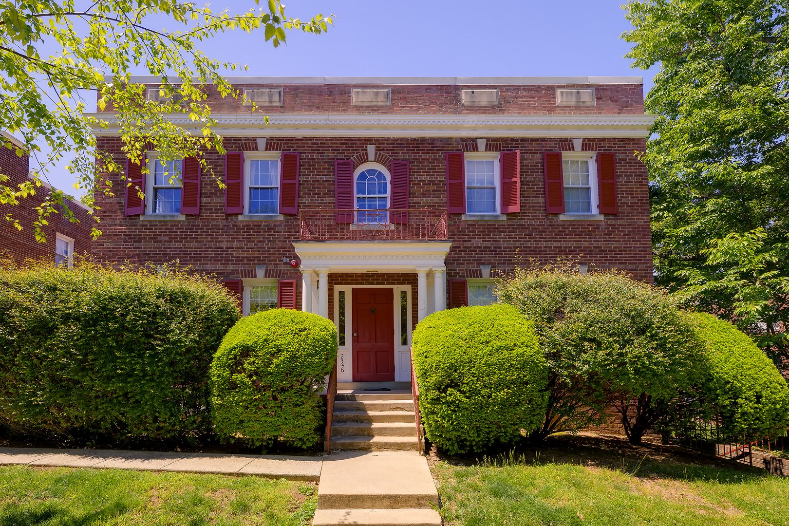 Washington Apartment: 2346 40th Street NW