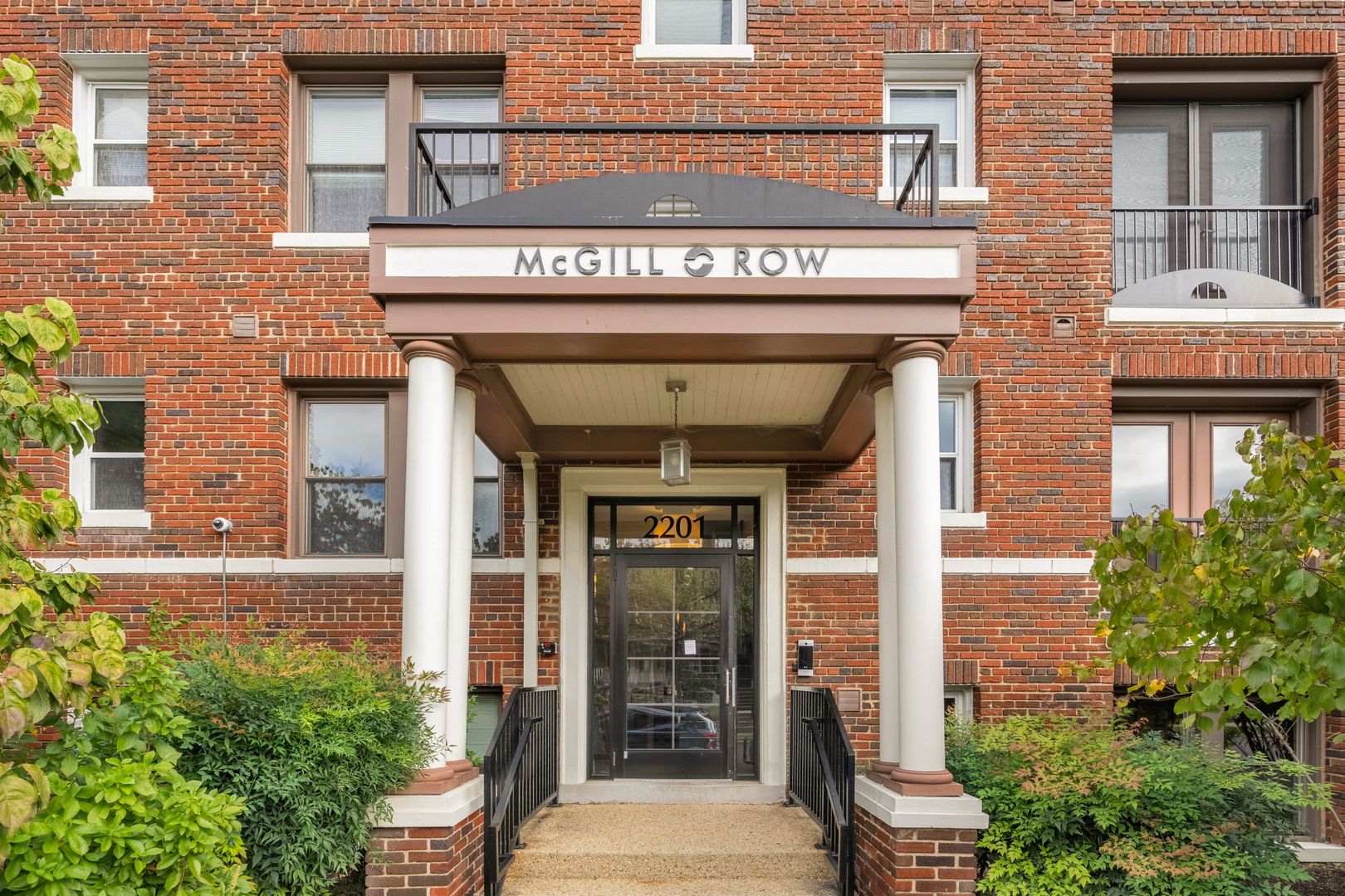Washington House: 2201 2nd Street NW #11